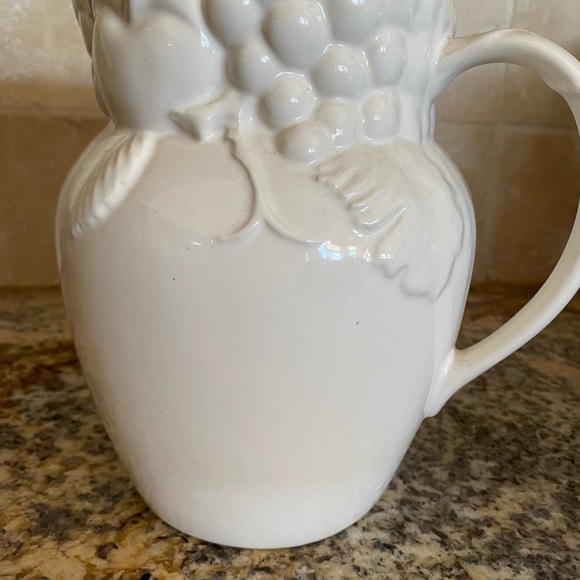 Beautiful white ceramic pitcher - Picture 3 of 6